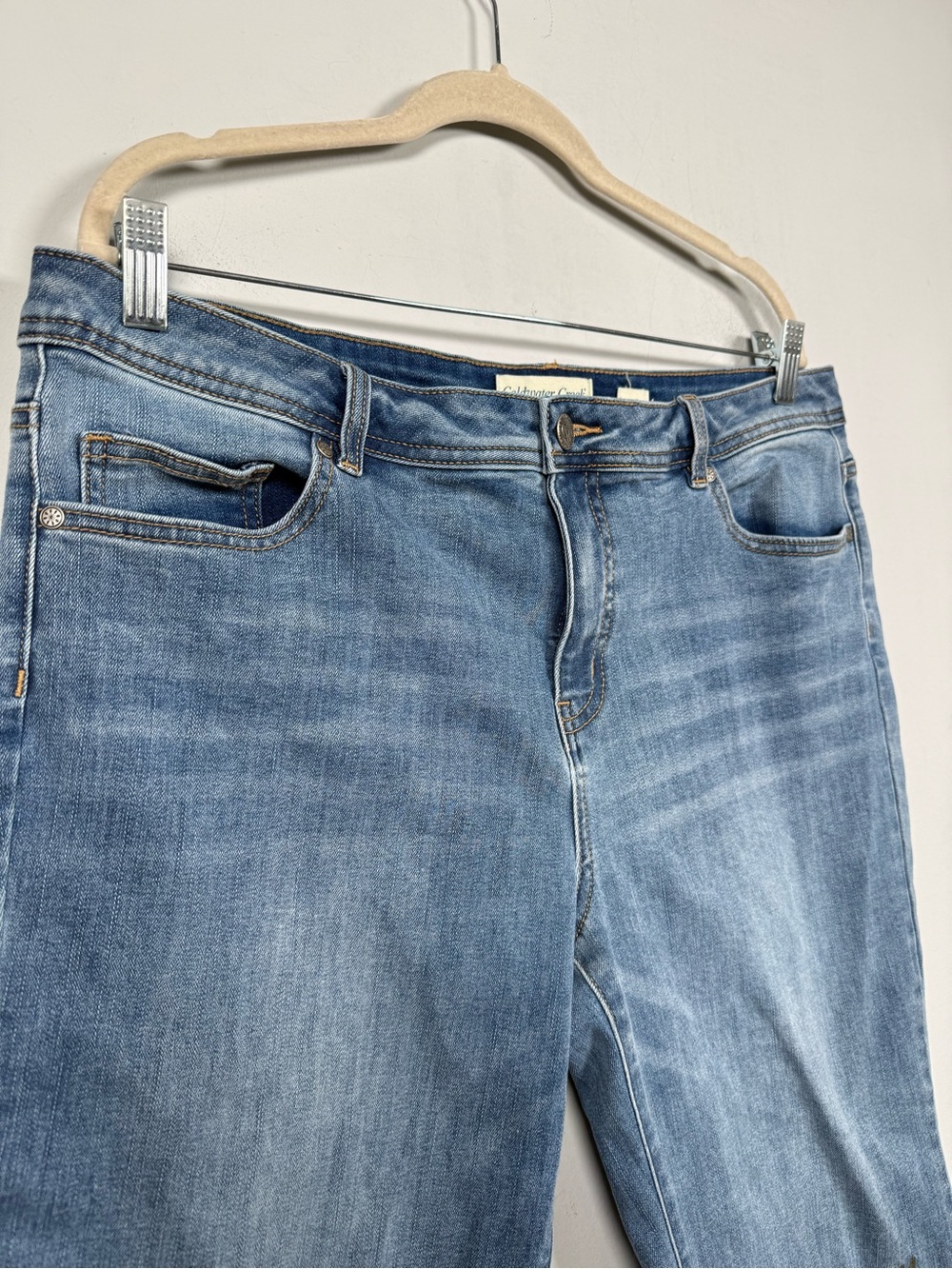 Colwater Creek Wildflower Embroidered crop Jeans, Size 14P, Great Condition - Picture 3 of 11